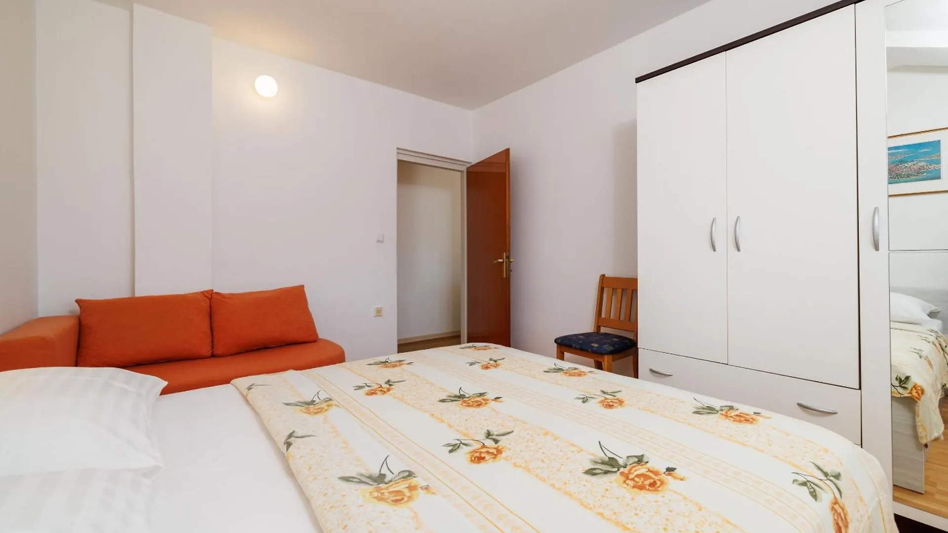 Apartments Ivan C Lopar