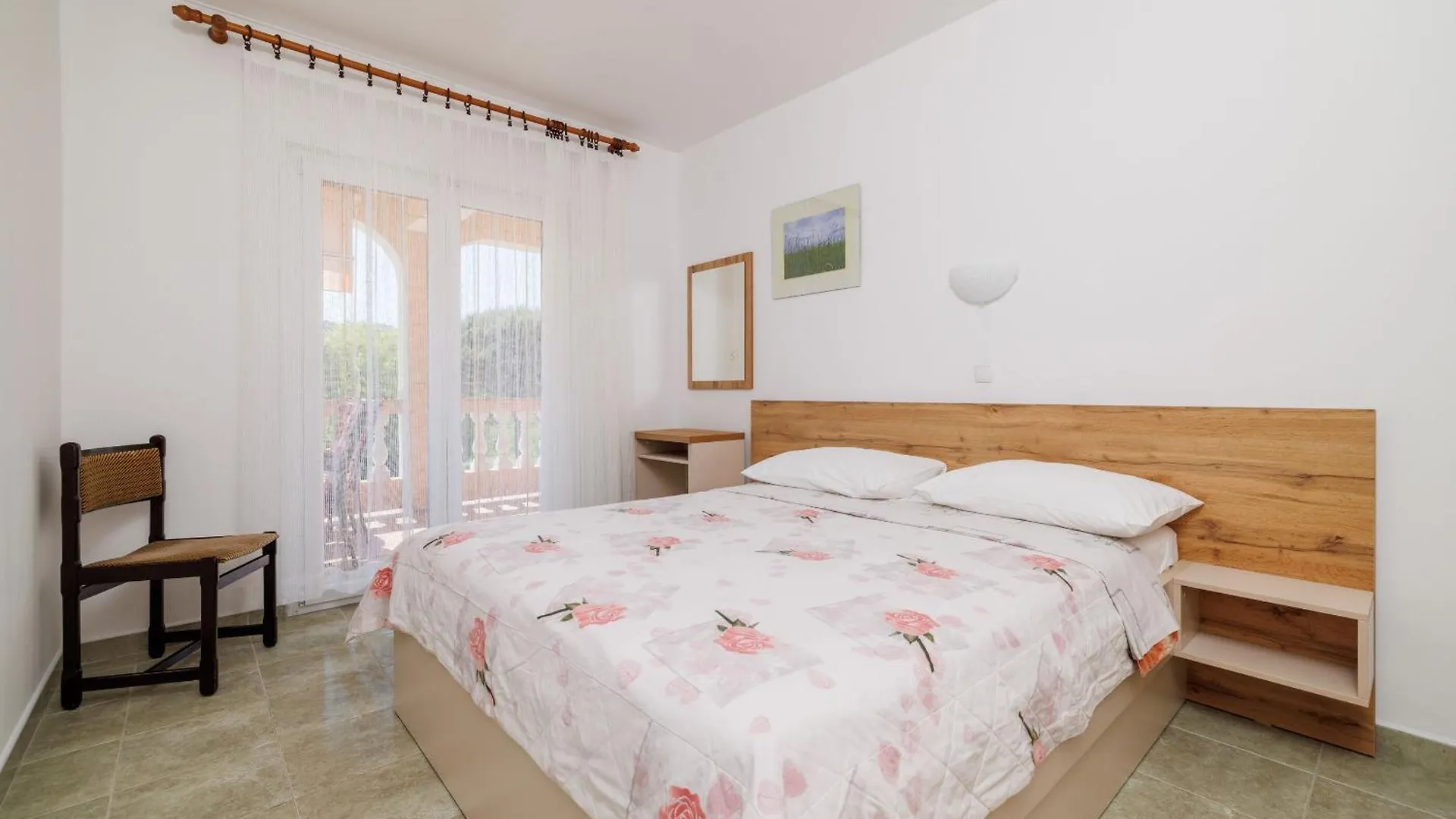 Apartments Ivan C Lopar