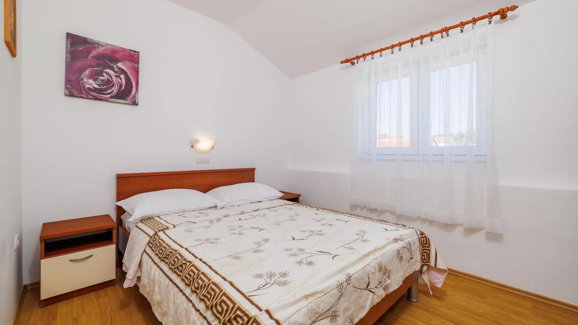 Apartments Ivan C Lopar 0*,