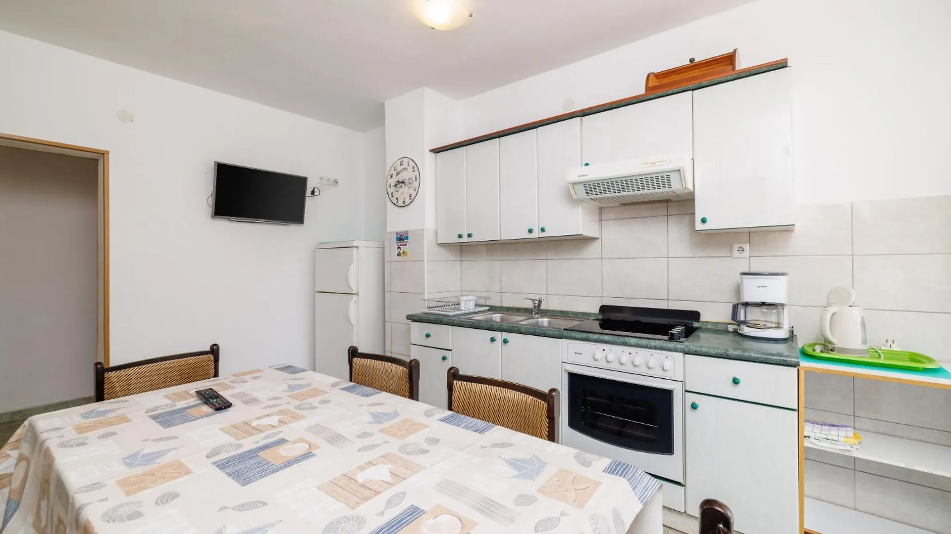 Apartments Ivan C Lopar
