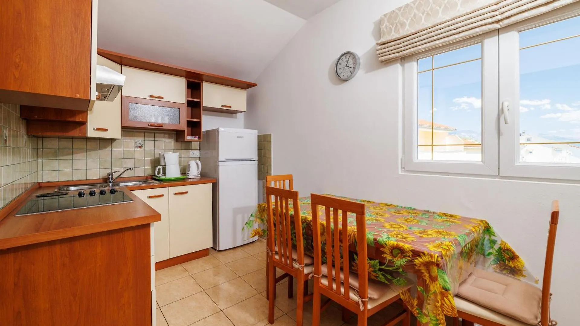 Apartments Ivan C Lopar