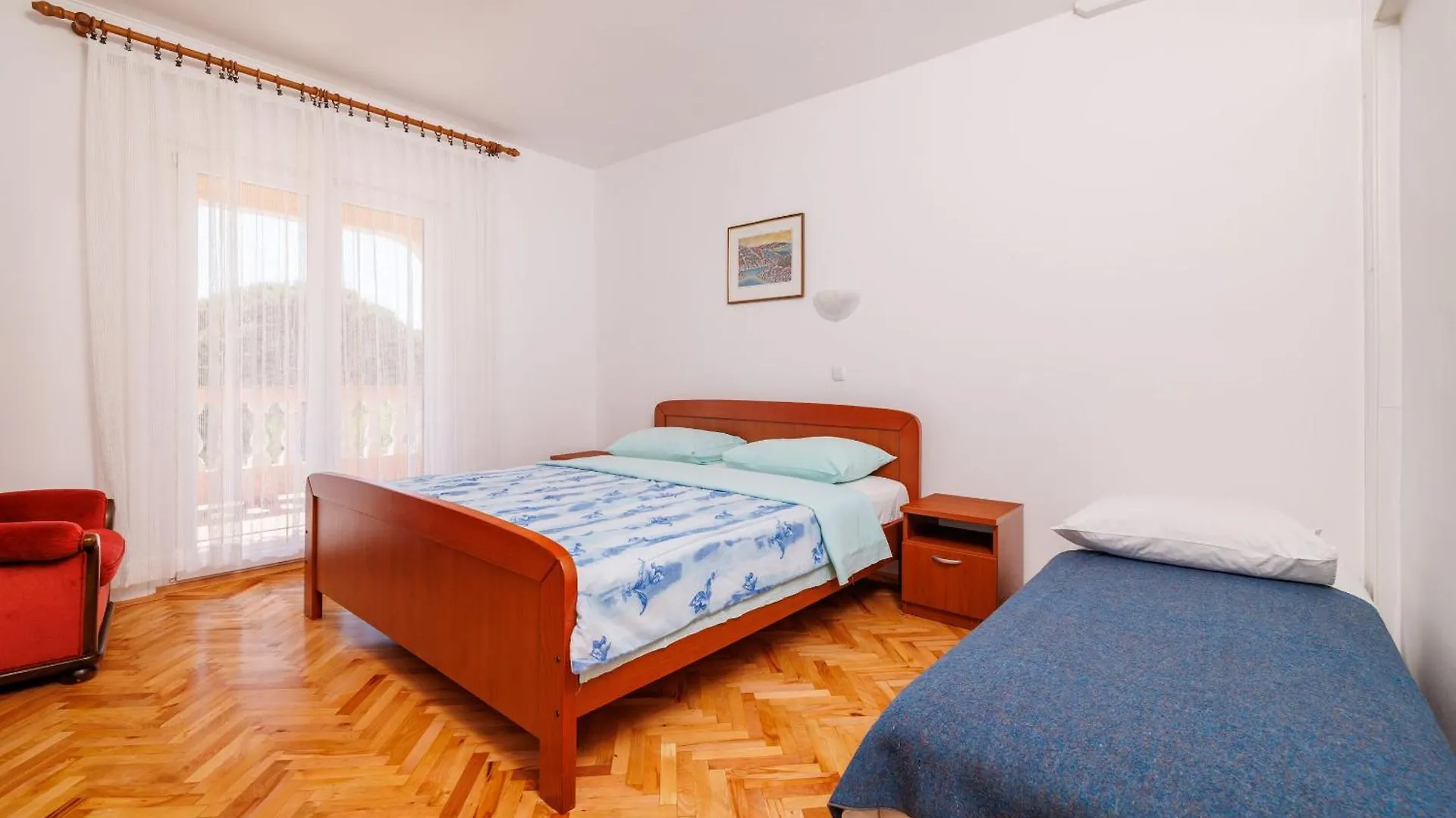 Apartments Ivan C Lopar
