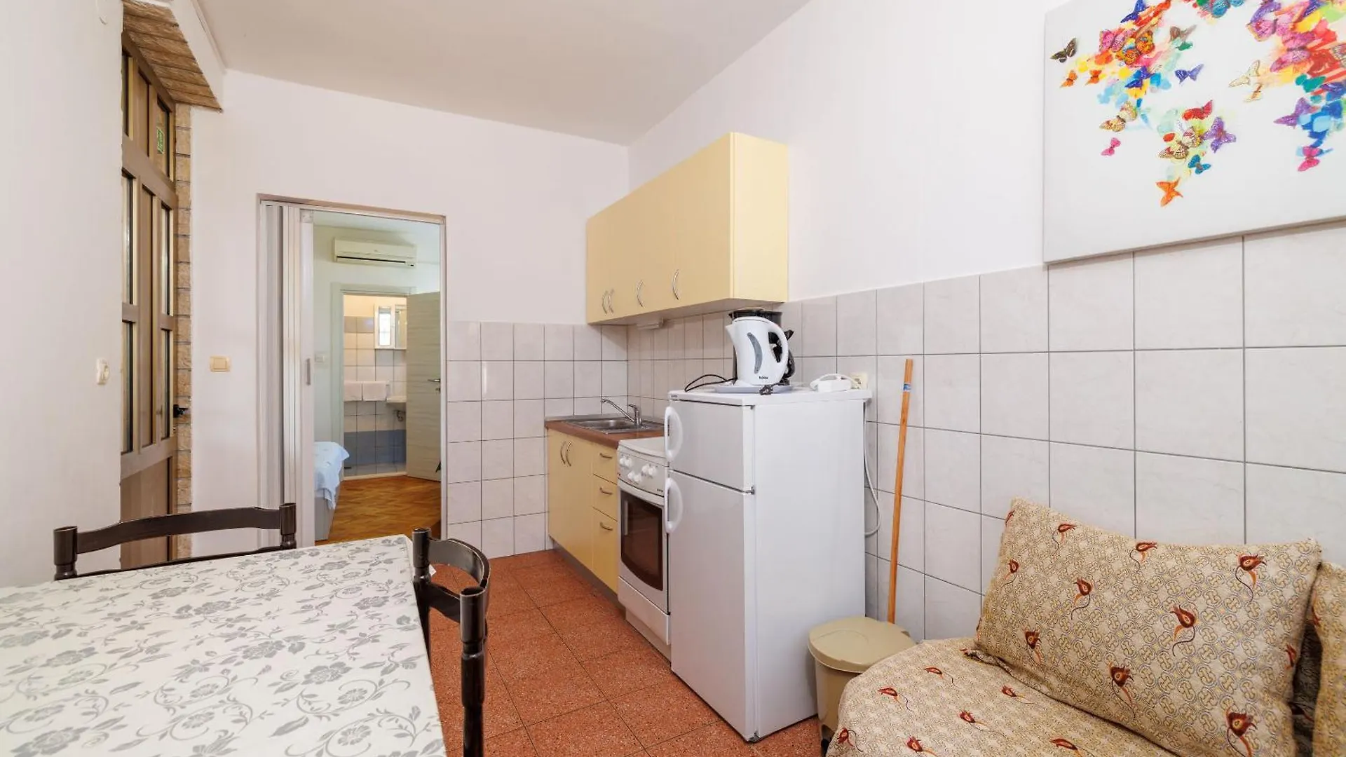 Apartments Ivan C Lopar